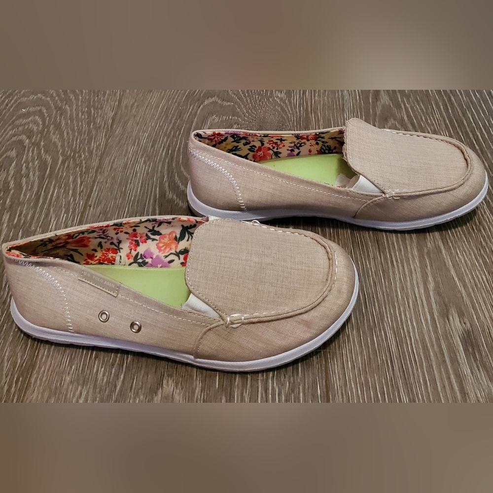 US Polo Assn. Womens Size 8 casual shoe Cushion Insole tan canvas
